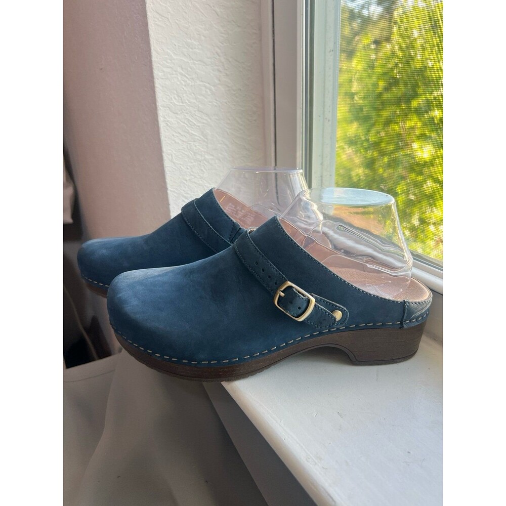 Dansko Women’s Barry Slip On Clogs in Navy Blue Size 39